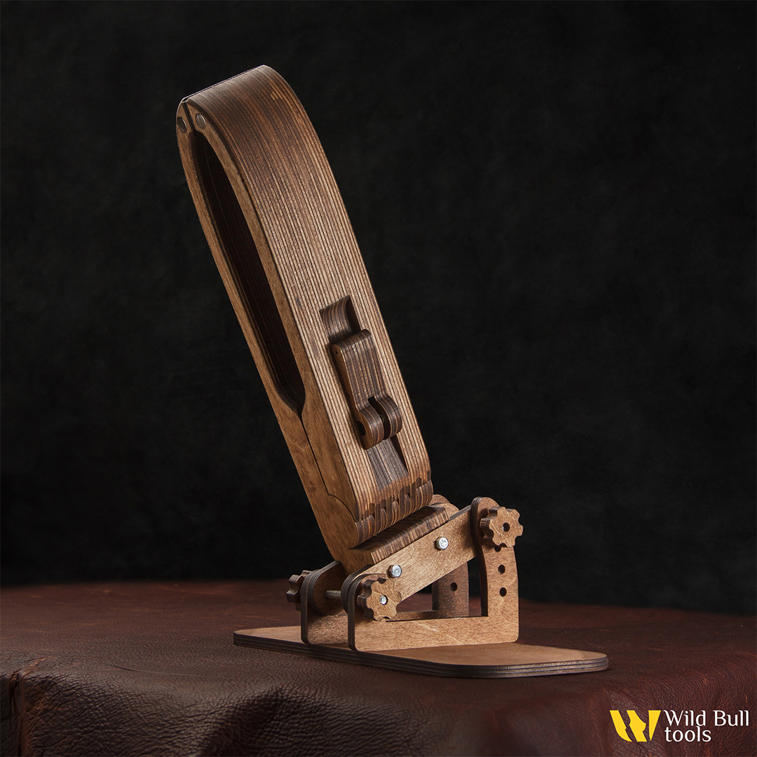 Шорный пони со струбциной и эксцентриком Leather Saddler Wild Bull tools