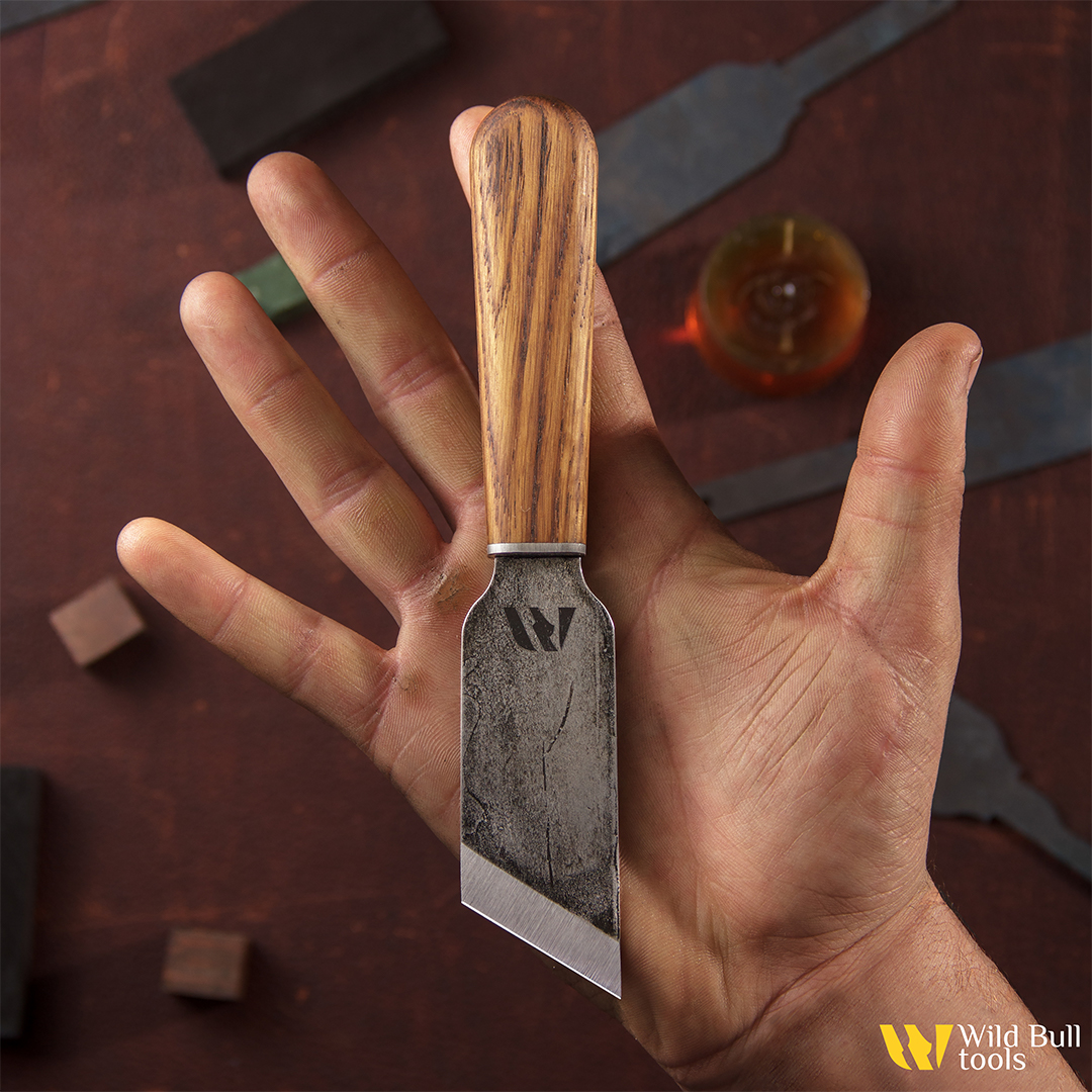 Нож шорный косой "Дуб" Saddlery Knife Wild Bull tools