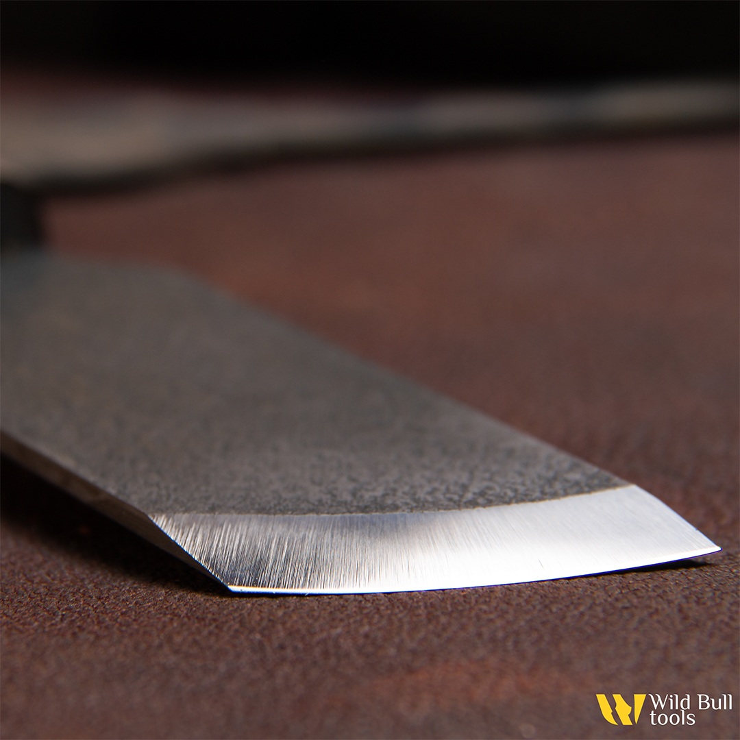 Нож шорный скошенный полукруглый "Дуб" Saddlery Knife Wild Bull tools